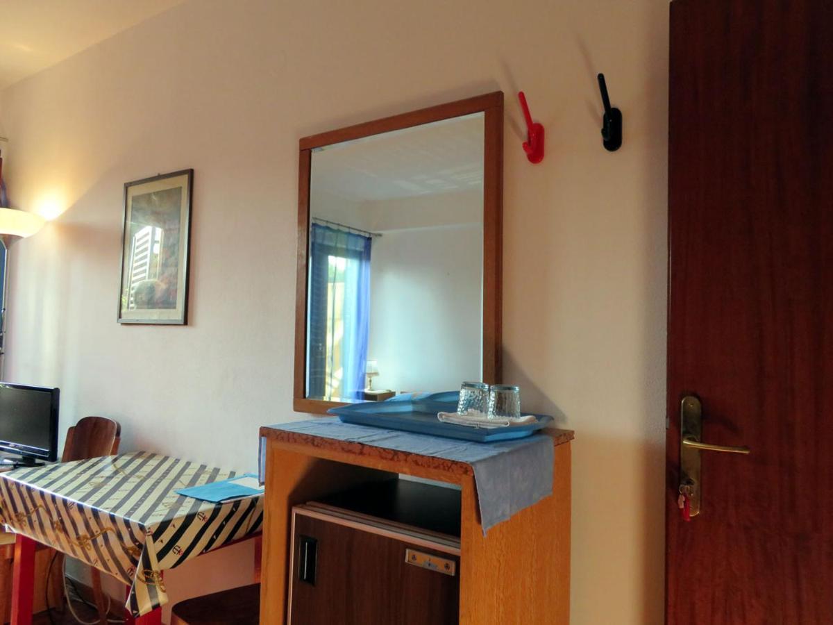 King Tomislav Apartments Crikvenica Bagian luar foto