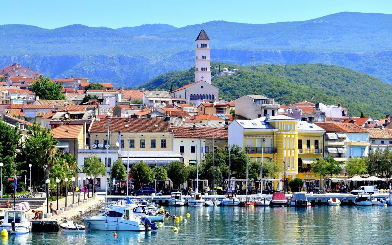 King Tomislav Apartments Crikvenica Bagian luar foto